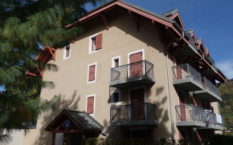 Les Erables: Building, Property, Sky, Window, Plant, House, Tree, Neighbourhood, Residential Area, Facade