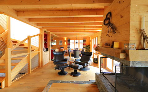Chalet Maurice: Room, Wood, Building, Beam, Log Cabin, Hardwood, Interior Design, Floor, Lumber, Ceiling