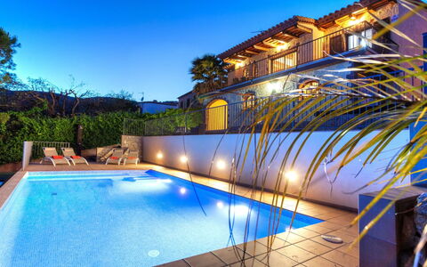 Alba: Swimming Pool, Property, Real Estate, Resort, Building, House, Home, Lighting, Estate, Leisure