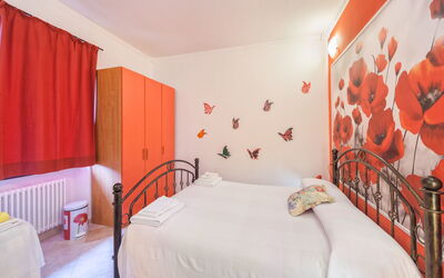 Accommodation:&nbsp;Red Room