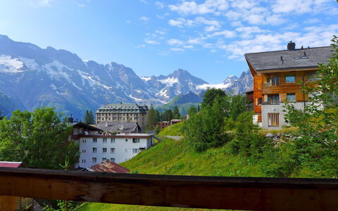 Mürren 300: Cloud, Sky, Mountain, Building, Plant, Property, Window, Nature, Natural Landscape, Tree