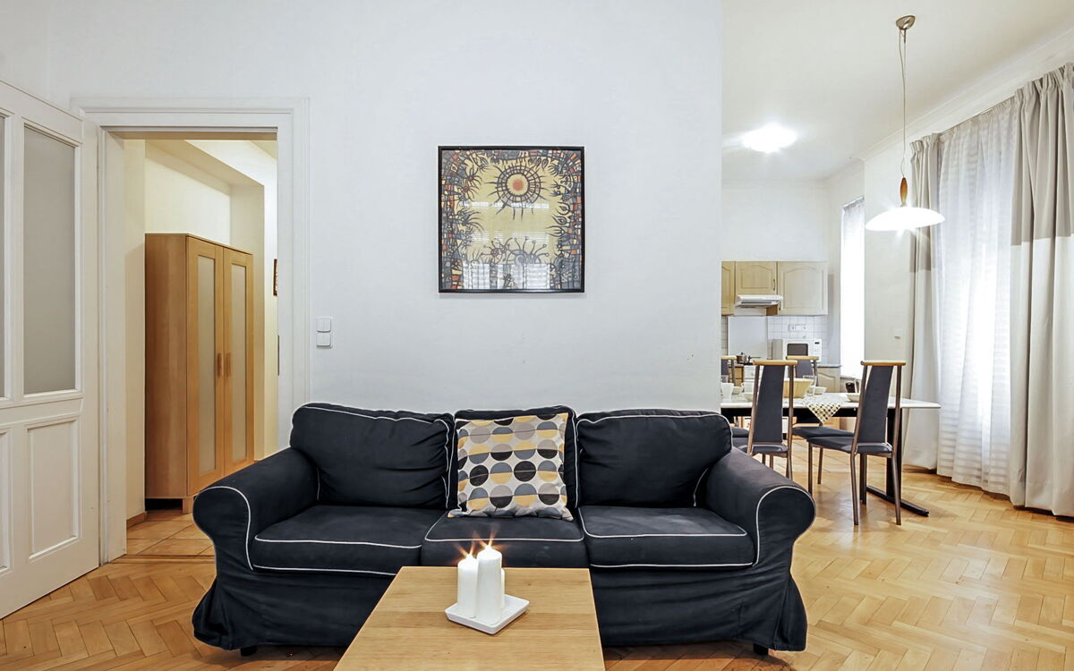 Accommodation:&nbsp;St. Giles 71.3