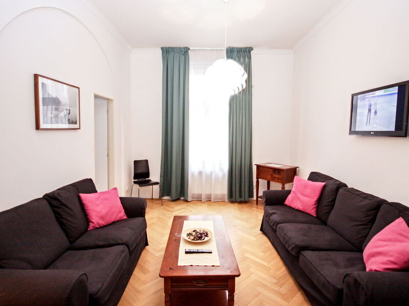 Accommodation:&nbsp;St. Giles 71.8