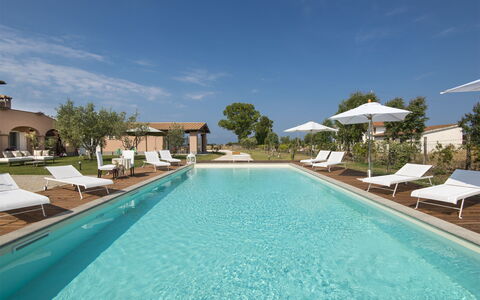 villa-marina-velca-tarquinia-villa-pool