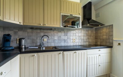 Accommodation:&nbsp;Alice Blue with Airco & Shared Pool 220.11