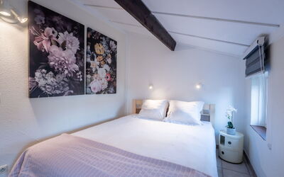 Accommodation:&nbsp;Beluga with Parking and Shared Pool 220.9