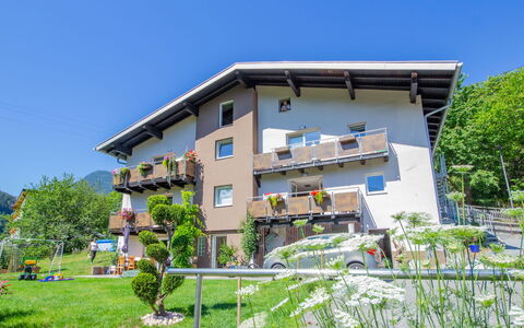 Pians 115: Property, House, Residential Area, Building, Real Estate, Home, Architecture, Apartment, Neighbourhood, Estate