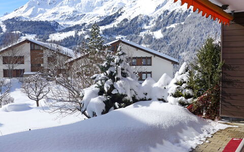 Rustica Apt. M: Sky, Building, Snow, Property, Mountain, Window, Light, World, House, Slope