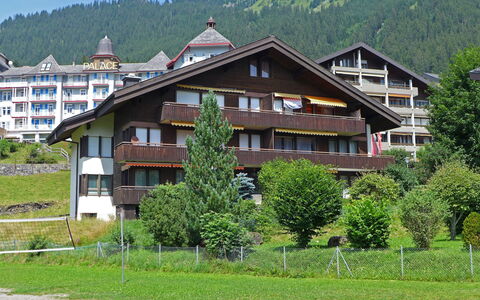 Rustica Apt. M: Building, Plant, Mountain, Sky, Window, Tree, Natural Landscape, House, Land Lot, Cottage