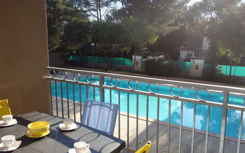 La Marina: Property, Real Estate, Swimming Pool, House, Building, Room, Leisure, Tree, Home, Balcony