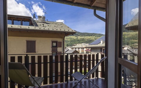 San Anton: Grass, Grassland, Landscape, Ecoregion, Plain, Plant Community, Land Lot, Outdoor Furniture, Prairie, Shrubland