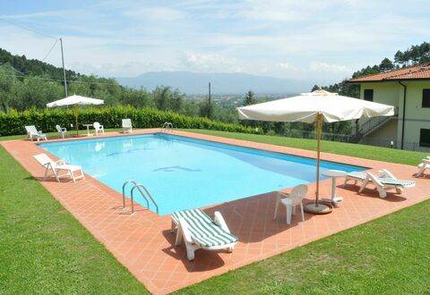 Villa Vaniglia: Swimming Pool, Property, Leisure, Grass, Leisure Centre, Resort, Real Estate, Shade, House, Building
