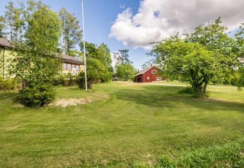 Palttala: Grass, Tree, Green, Grassland, Plain, Shrub, Landscape, House, Land Lot, Rural Area
