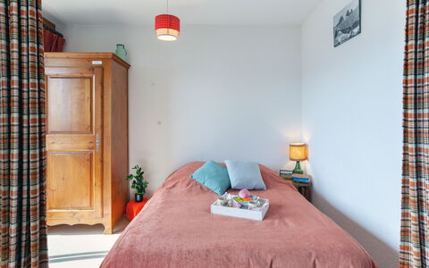Simiane: Furniture, Building, Comfort, Wood, Orange, Interior Design, Bed, Floor, Flooring, Bed Frame
