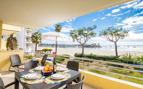 Vista al Mar: Property, Real Estate, Room, Building, Interior Design, House, Home, Vacation, Furniture, Condominium