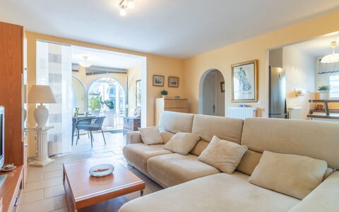 Bonica: Property, Room, Furniture, Living Room, Interior Design, Building, Real Estate, Ceiling, Table, House