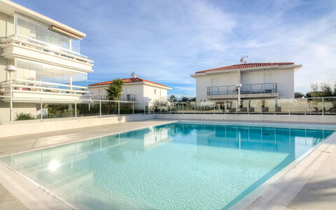 Carqueiranne 101: Swimming Pool, Property, Real Estate, Aqua, Azure, Resort, Composite Material, Turquoise, Rectangle
