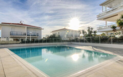 Carqueiranne 101: Swimming Pool, Property, Real Estate, Aqua, Resort, Azure, Composite Material, Rectangle, Tile, Hotel