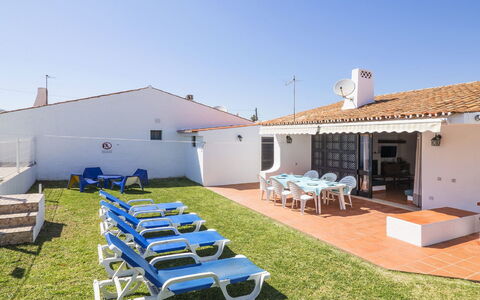 Villa Jacaranda V3: Property, House, Building, Real Estate, Home, Vacation, Backyard, Resort, Villa, Room