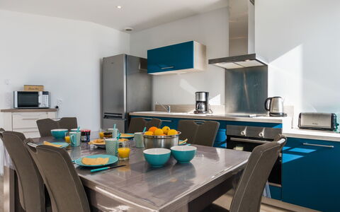 Roch Maria: Room, Property, Furniture, Interior Design, Turquoise, Kitchen, Building, Countertop, Dining Room, House