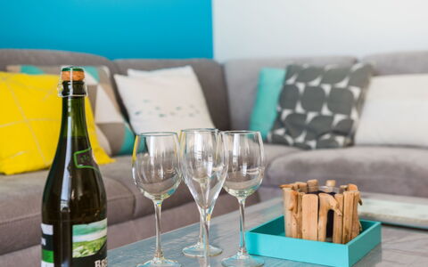 Roch Maria: Glass Bottle, Turquoise, Wine, Champagne Stemware, Wine Glass, Wine Bottle, Champagne, Drink, Bottle, Stemware