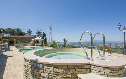 Giglio: Property, Swimming Pool, Water, Real Estate, Vacation, Estate, Building, Jacuzzi, Leisure, Tree