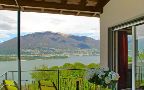 San Nazzaro 25: Property, Room, Balcony, House, Building, Window, Mountain, Real Estate, Home, Porch