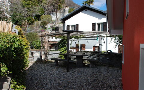 Rossella: Property, Building, House, Cottage, Real Estate, Home, Courtyard, Architecture, Room, Yard