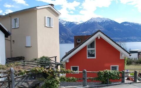 Rossella: Property, House, Home, Building, Roof, Real Estate, Town, Sky, Architecture, Facade