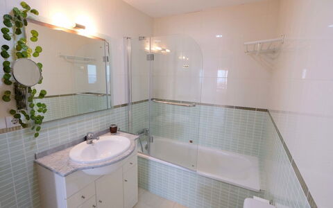 Ona de Mar: Bathroom, Property, Room, Bathtub, Interior Design, Real Estate, Tile, Building, House, Architecture