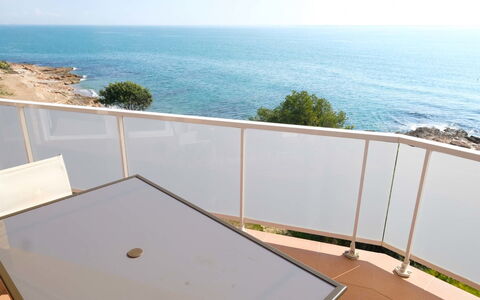 Ona de Mar: Property, Balcony, House, Sky, Real Estate, Apartment, Room, Vacation, Architecture, Sea