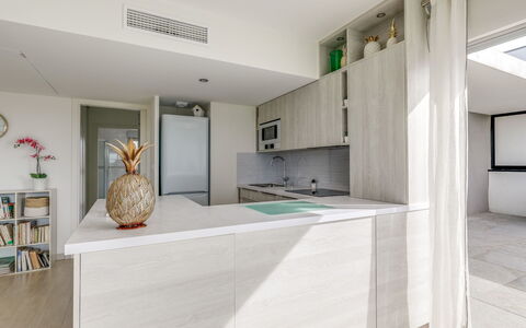 Fréjus 853: Property, Room, Interior Design, Ceiling, Floor, Furniture, Countertop, House, Building, Architecture