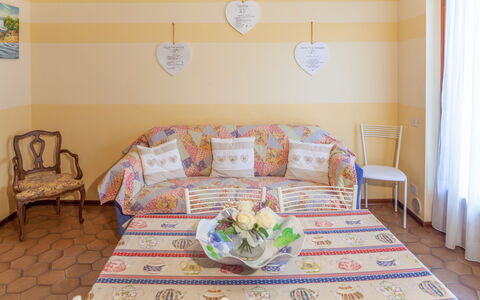 Eveten Apartments - Diano Marina: Room, Furniture, Property, Interior Design, Living Room, Couch, House, Table, Real Estate, Floor