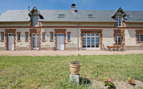 Les Écuries de Callenville: Home, Property, House, Residential Area, Real Estate, Estate, Building, Architecture, Land Lot, Roof