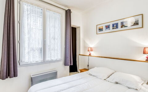 Asfeld: Furniture, Property, Window, Comfort, Wood, Curtain, Textile, Lighting, Interior Design