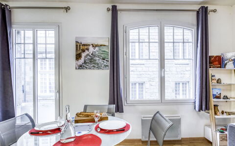 Asfeld: Table, Furniture, Property, Window, Building, Tableware, Dishware, Wood, Chair