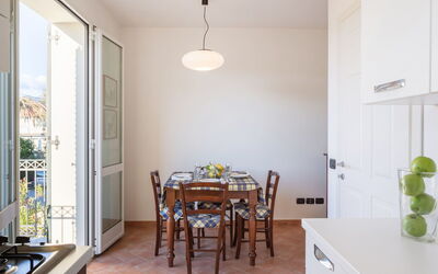 Accommodation:&nbsp;Michelangelo Ii 255.2