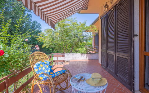 Donatella: Property, Real Estate, Porch, Patio, House, Room, Balcony, Building, Awning, Home