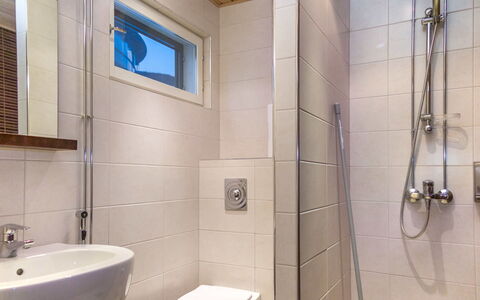 Tahko Spa Suites Orange a 4: Wood, Cottage, Wood Stain, Hardwood, Log Cabin, Plank, Ceiling, Natural Material, Lumber, Garden Buildings