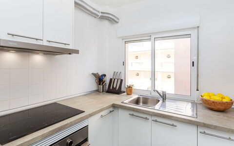 Edificio Beausoleil: Cabinetry, Property, Countertop, Sink, Kitchen Sink, Window, Tap, Kitchen, Kitchen Stove, Wood