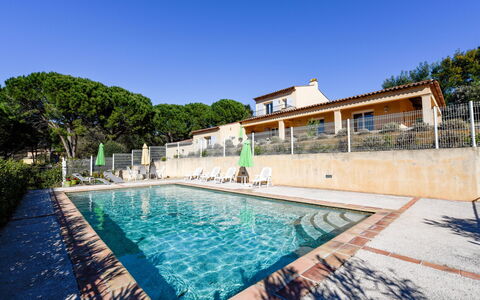 Hameau du Brost: Water, Sky, Plant, Swimming Pool, Tree, Azure, Building, Leisure, Landscape, Composite Material