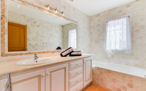 Hameau du Brost: Property, Room, Bathroom, Tile, Furniture, Interior Design, Floor, Wall, Ceiling, Building