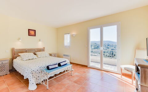 Hameau du Brost: Bedroom, Furniture, Property, Room, Bed, Floor, Interior Design, Building, Bed Sheet, Bed Frame