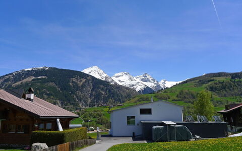 Feu de Joie: Mountainous Landforms, Mountain, Mountain Range, Highland, Mountain Village, Alps, Sky, Property, Hill Station, House
