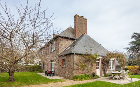 Ker Maria: House, Property, Home, Cottage, Building, Roof, Farmhouse, Rural Area, Architecture, Residential Area