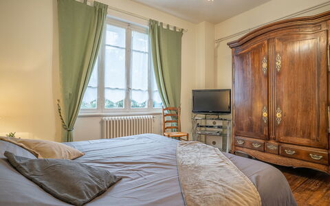 Ker Maria: Property, Furniture, Cabinetry, Comfort, Wood, Textile, Lighting, Interior Design, Window, Drawer