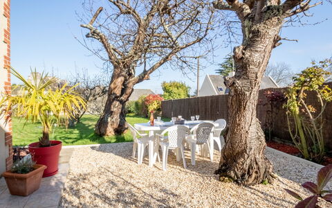 Le Petit Biyou: Property, Tree, Real Estate, Yellow, Backyard, Landscape, House, Table, Plant, Estate