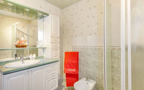 Le Petit Biyou: Mirror, Bathroom Cabinet, Plumbing Fixture, Property, Building, Cabinetry, Tap, Sink, Bathroom Sink, Bathroom