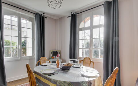 Le Petit Biyou: Table, Furniture, Property, Window, Chair, Wood, Building, Lighting, Interior Design