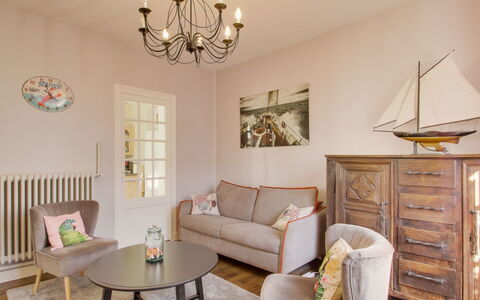 Le Petit Biyou: Furniture, Property, Couch, Picture Frame, Lighting, Table, Chair, Interior Design, Living Room, House